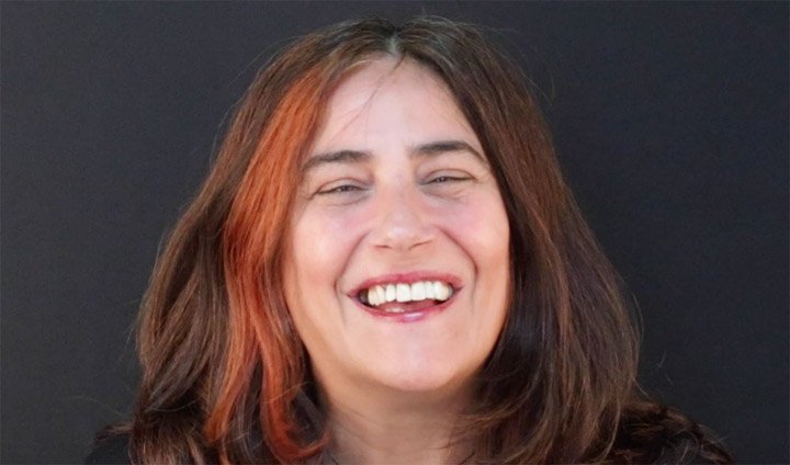 testimonio en video de Cristina, paciente de Dental Navarro Madrid satisfecha